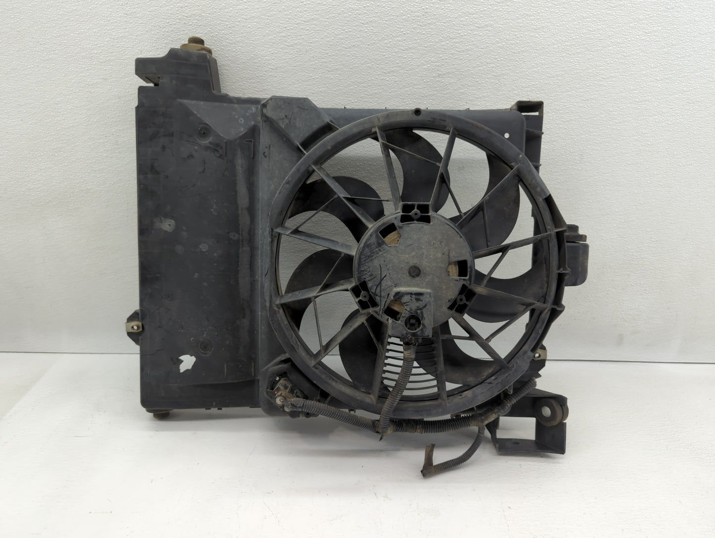 2006-2009 Dodge Durango Left Radiator Fan Motor Assembly - Oemusedautoparts1.com