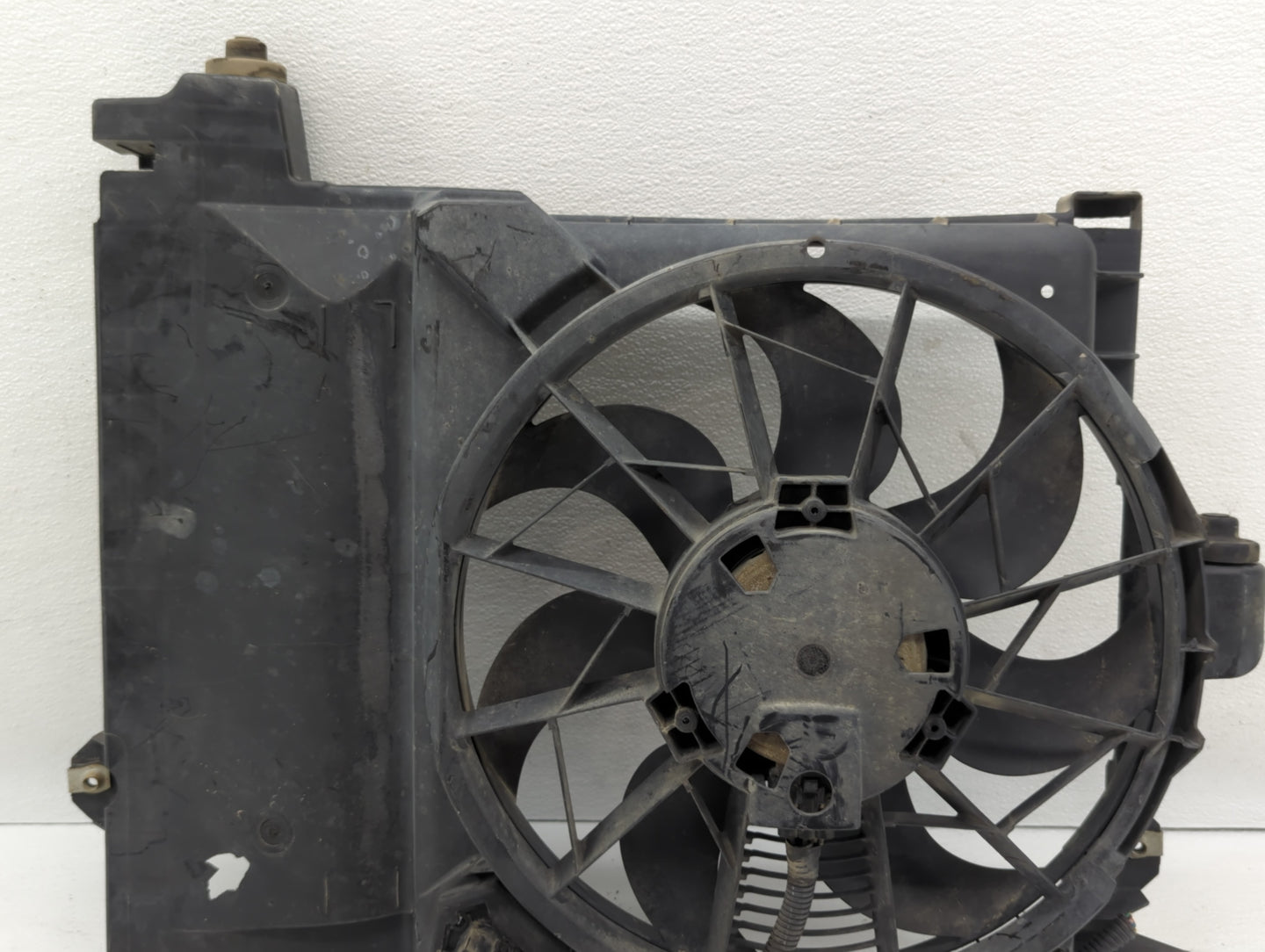 2006-2009 Dodge Durango Left Radiator Fan Motor Assembly - Oemusedautoparts1.com