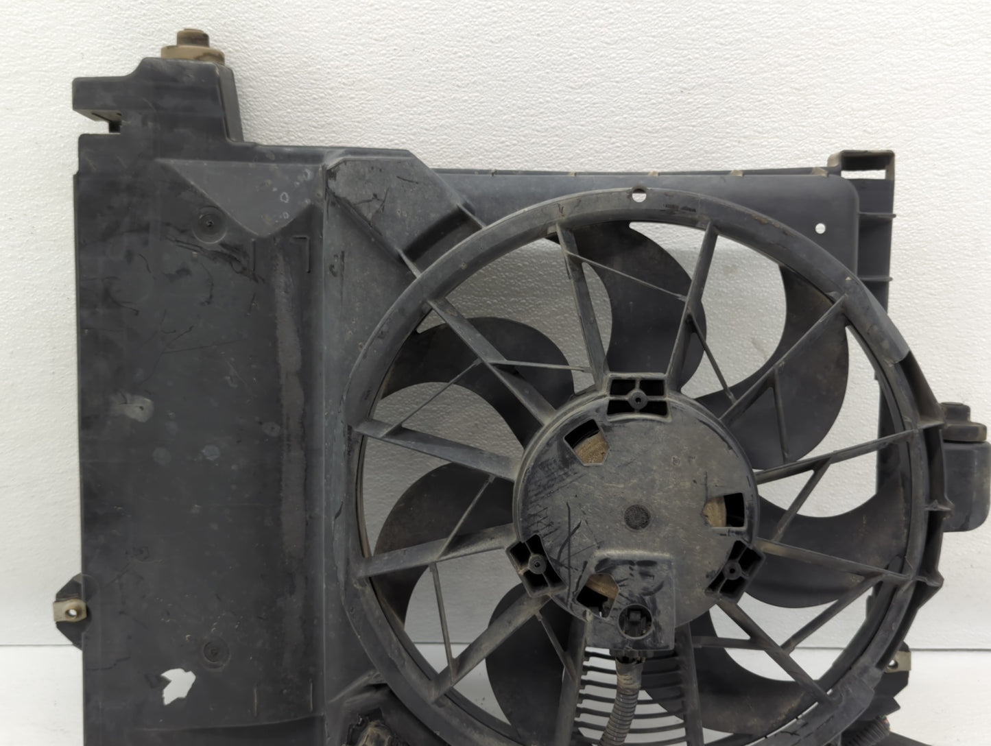 2006-2009 Dodge Durango Left Radiator Fan Motor Assembly - Oemusedautoparts1.com