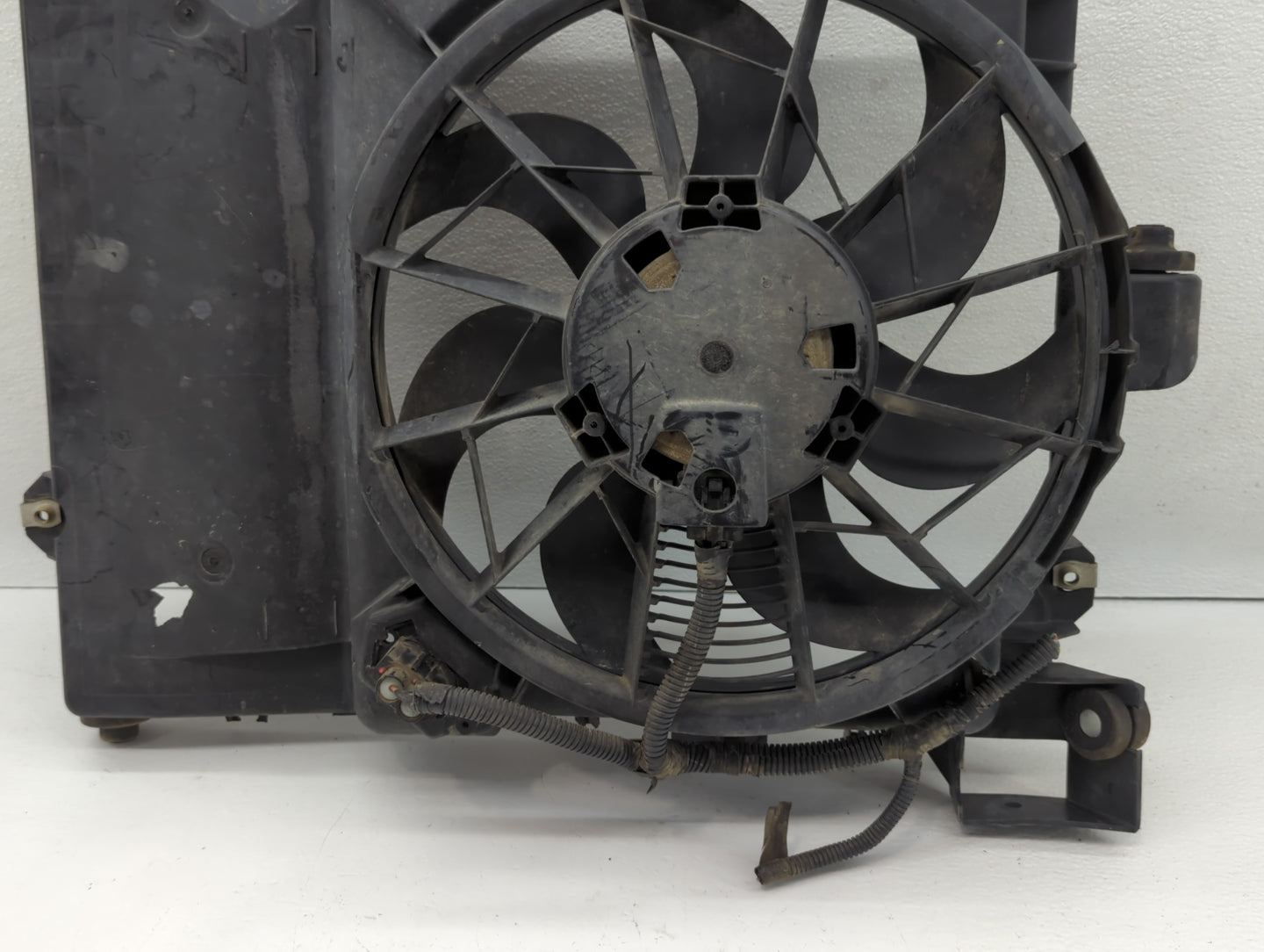 2006-2009 Dodge Durango Left Radiator Fan Motor Assembly - Oemusedautoparts1.com
