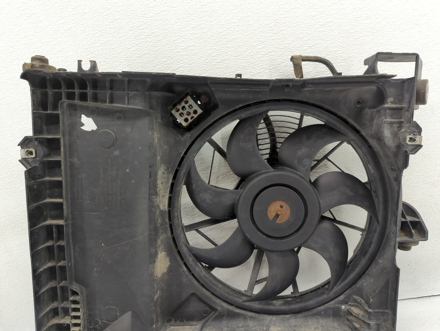 2006-2009 Dodge Durango Left Radiator Fan Motor Assembly - Oemusedautoparts1.com