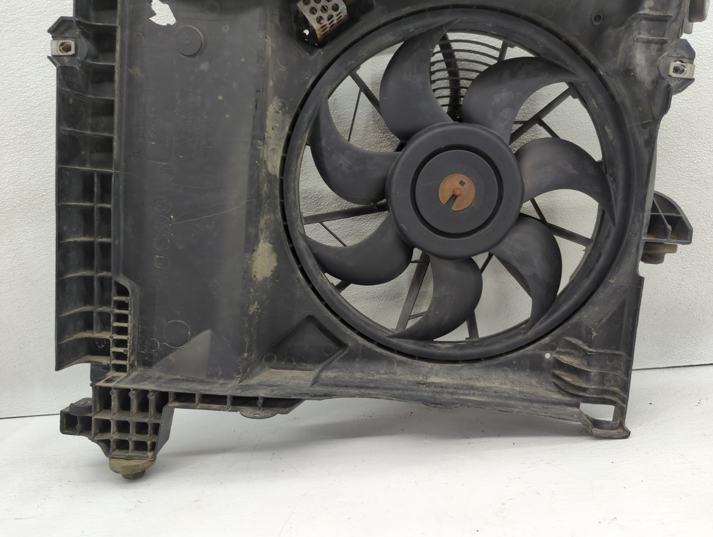 2006-2009 Dodge Durango Left Radiator Fan Motor Assembly - Oemusedautoparts1.com