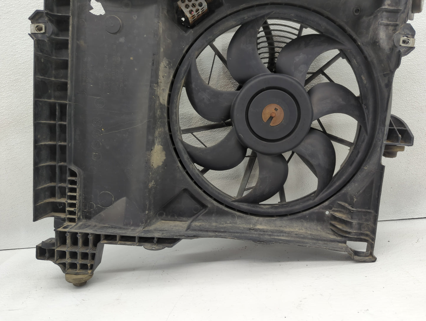 2006-2009 Dodge Durango Left Radiator Fan Motor Assembly - Oemusedautoparts1.com