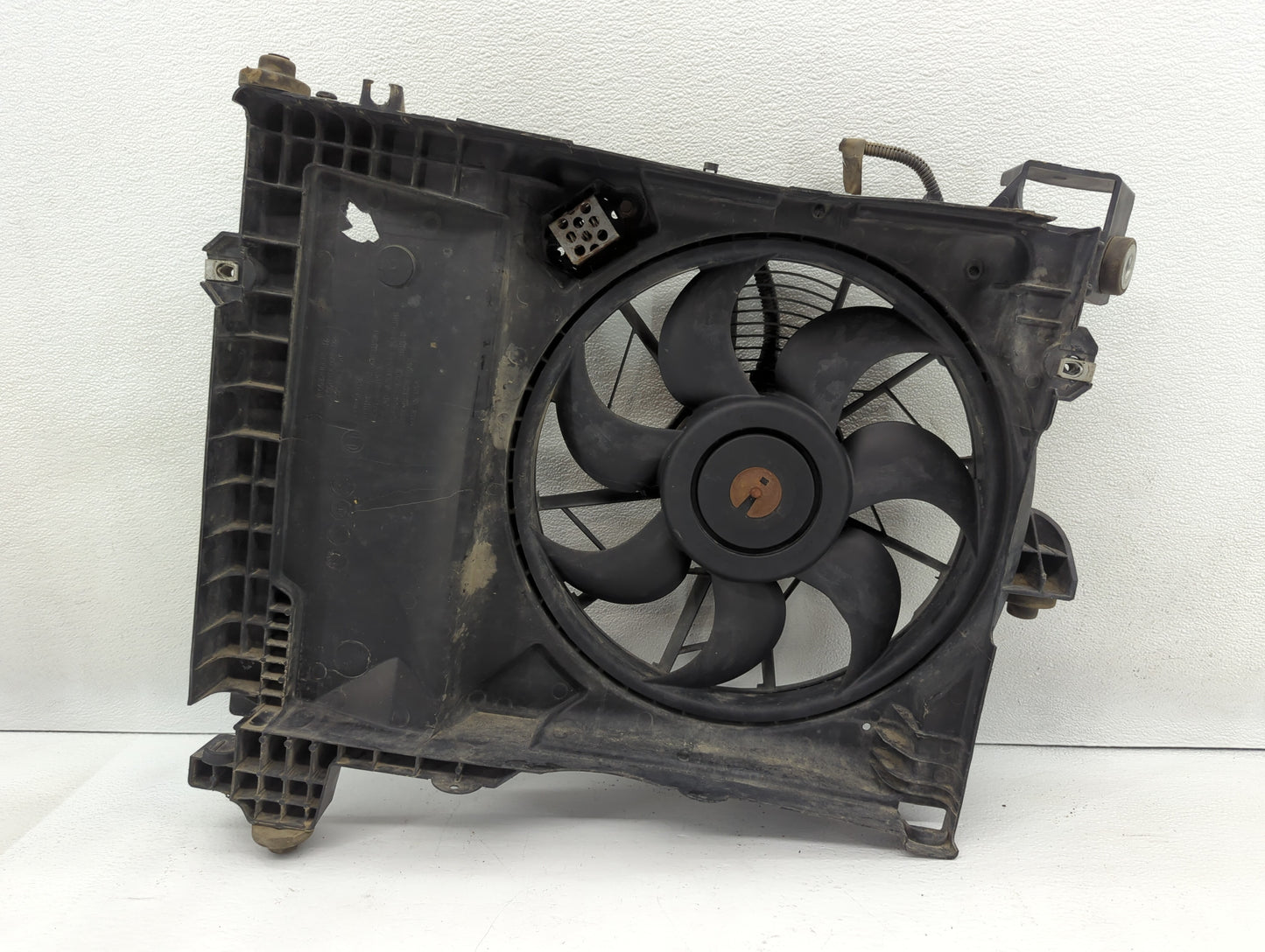 2006-2009 Dodge Durango Left Radiator Fan Motor Assembly - Oemusedautoparts1.com