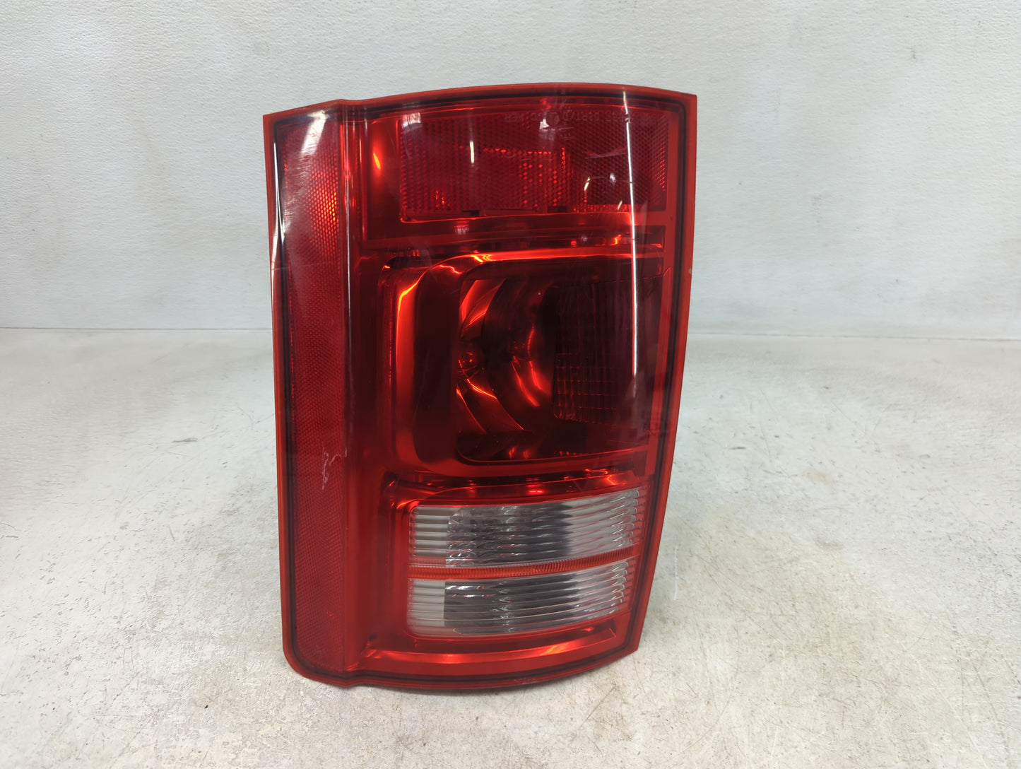 2008-2010 Dodge Grand Caravan Tail Light Assembly Passenger Right OEM P/N:05113204AB Fits Fits 2008 2009 2010 OEM Used Auto 