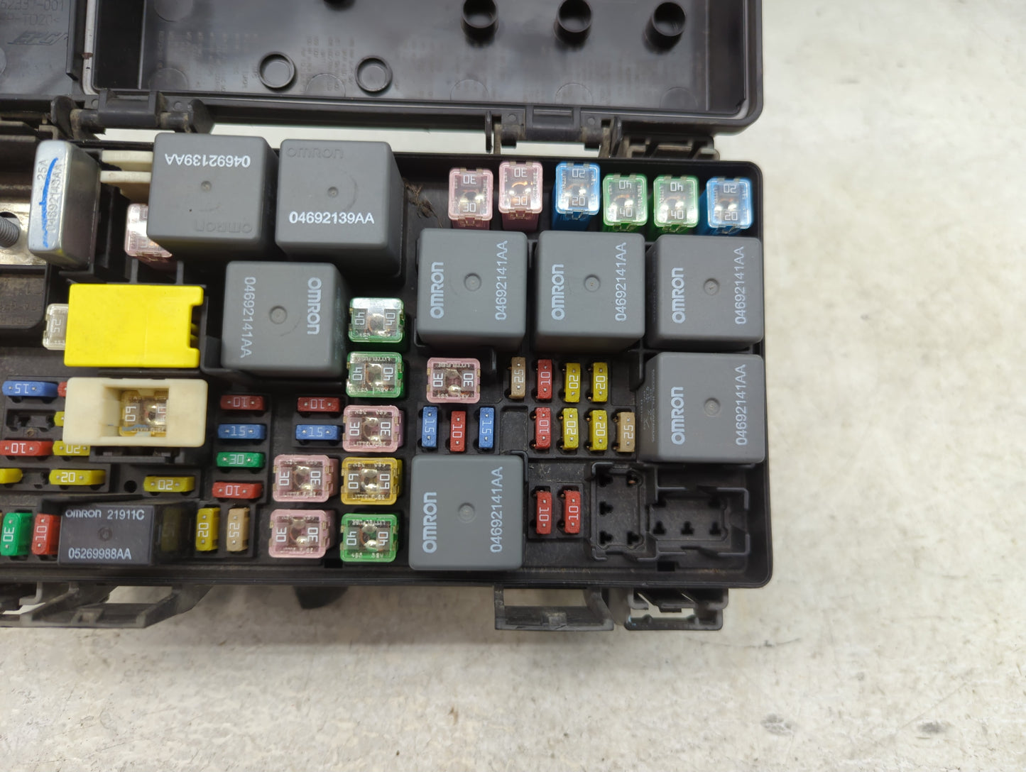 2009-2009 Dodge Grand Caravan Fusebox Fuse Box Relay Module Tipm - Oemusedautoparts1.com