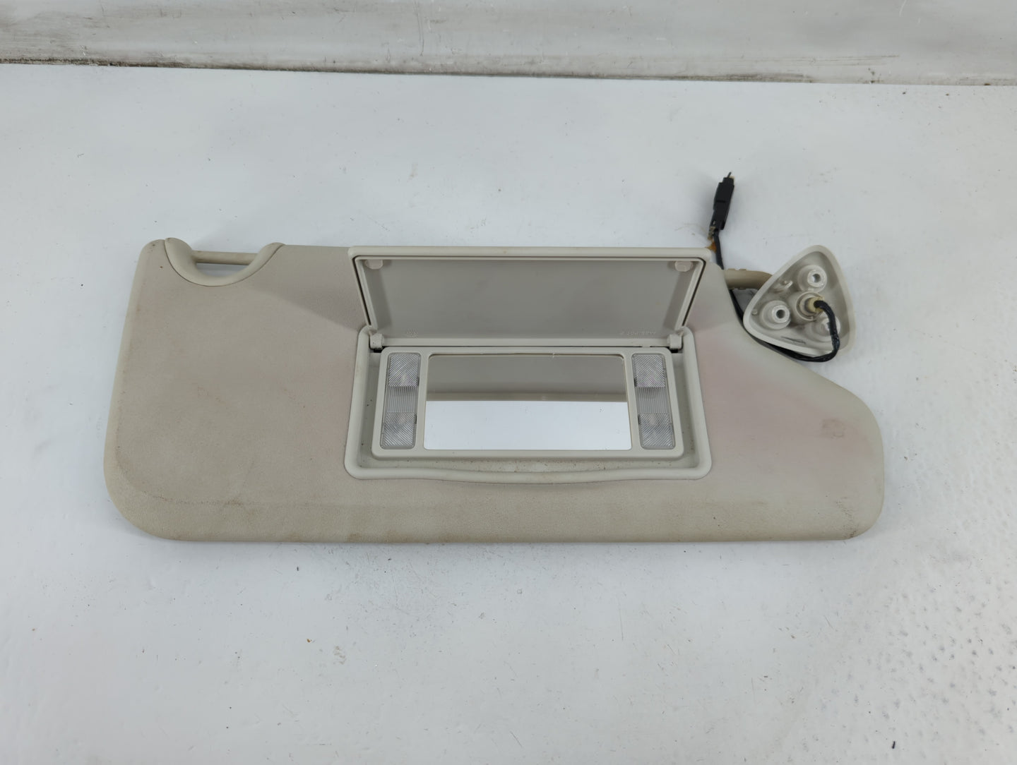 2009-2010 Dodge Journey Sun Visor Shade Replacement Passenger Right Mirror Fits Fits 2009 2010 OEM Used Auto Parts - Oemused