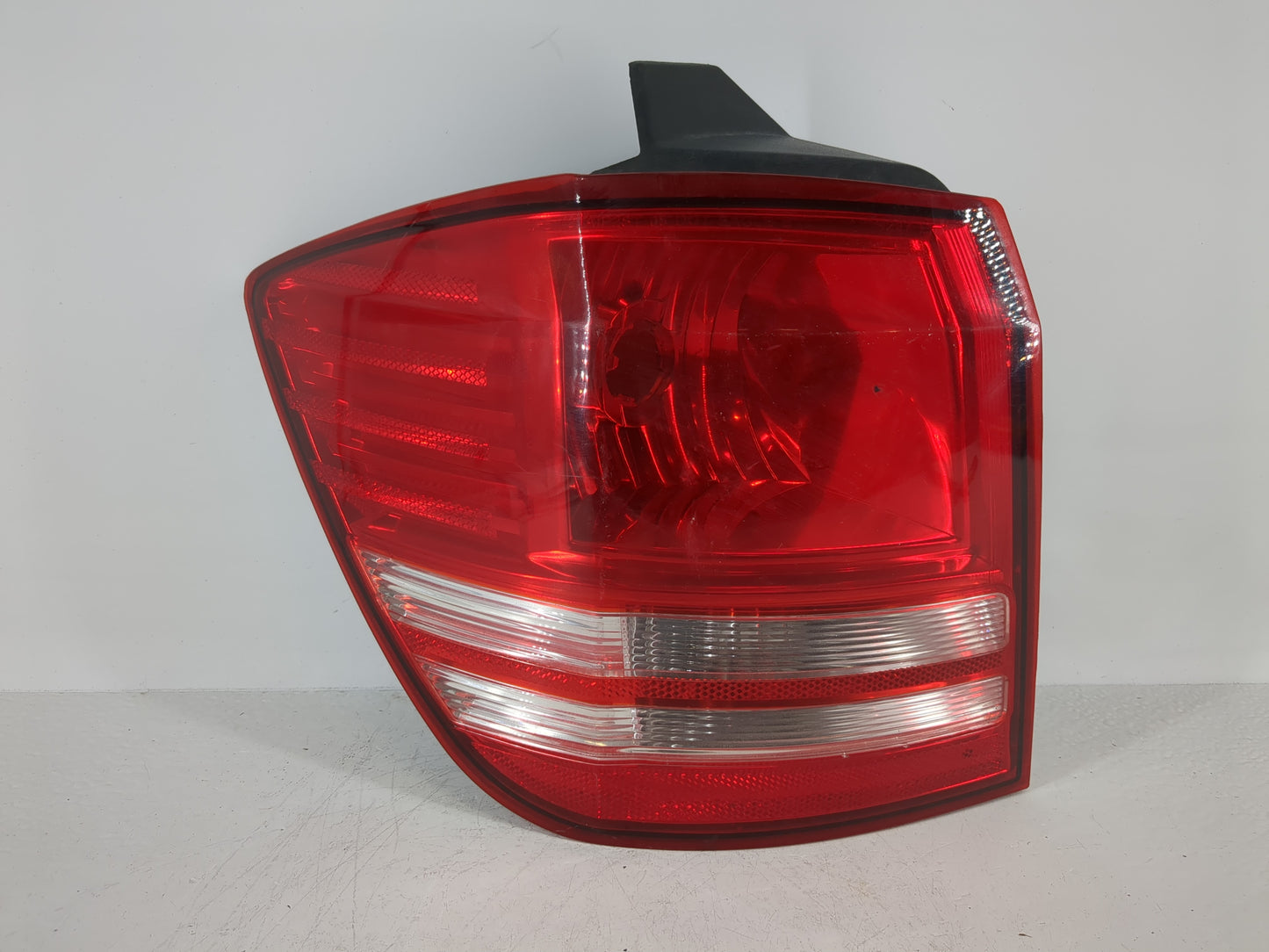 2009 Dodge Journey Tail Light Assembly Driver Left OEM P/N:EE-CS297 Fits OEM Used Auto Parts - Oemusedautoparts1.com