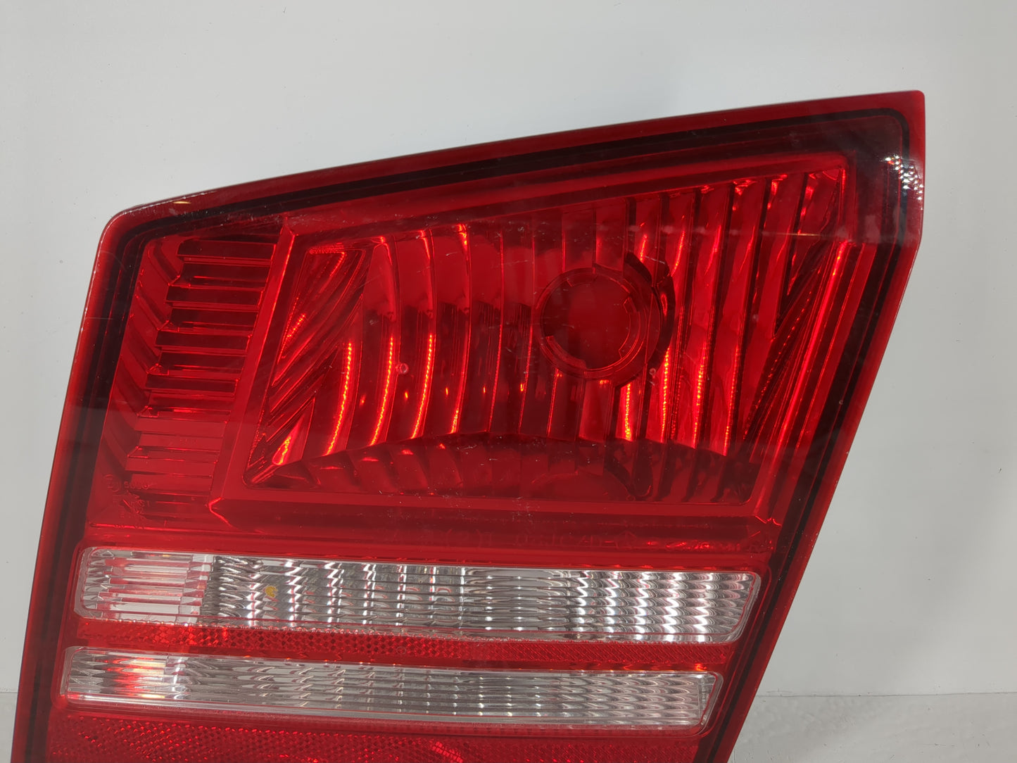 2009 Dodge Journey Passenger Right Side Deck Lid Mounted Tail Light - Oemusedautoparts1.com