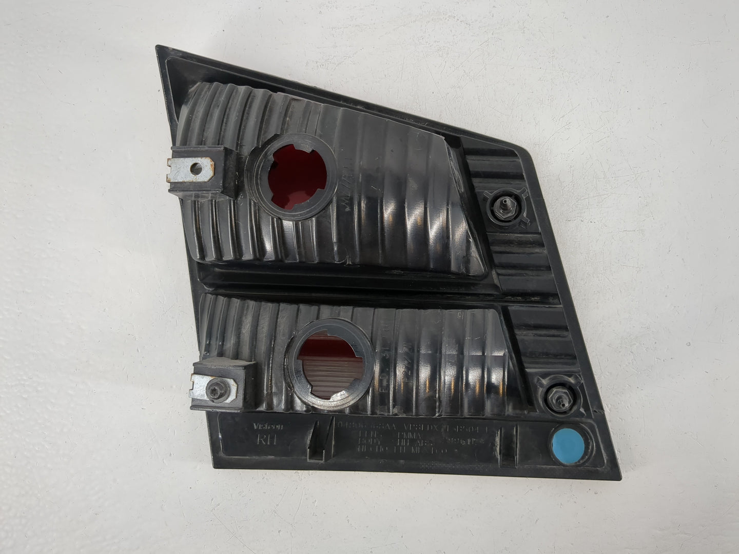 2009 Dodge Journey Passenger Right Side Deck Lid Mounted Tail Light - Oemusedautoparts1.com