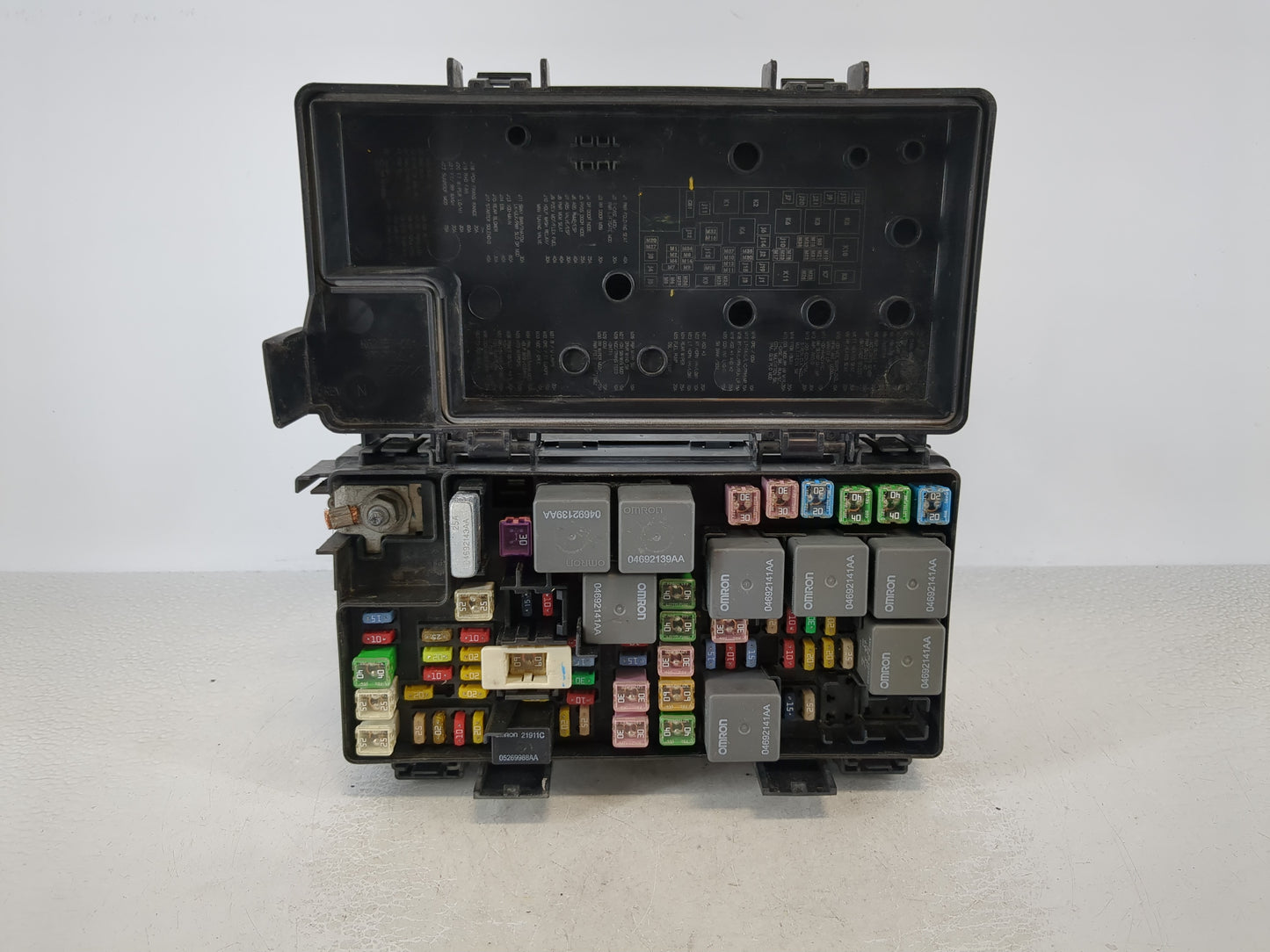 2009-2009 Dodge Journey Fusebox Fuse Box Relay Module Tipm Rtb0cc04e7 - Oemusedautoparts1.com