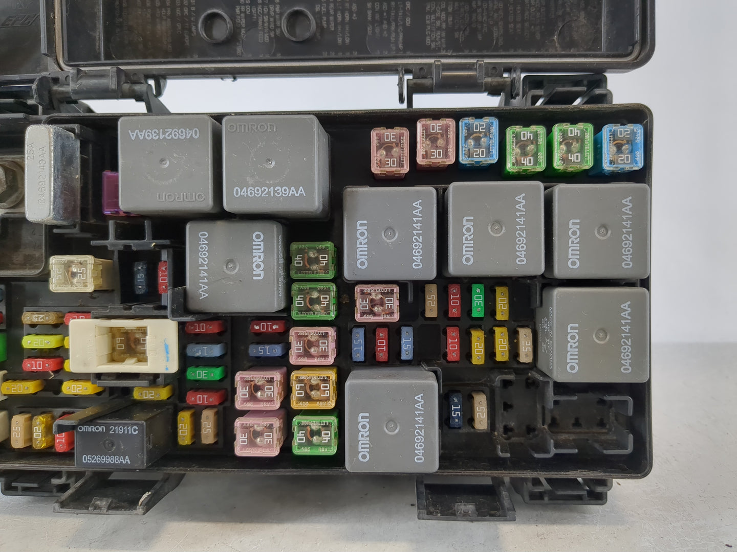 2009-2009 Dodge Journey Fusebox Fuse Box Relay Module Tipm Rtb0cc04e7 - Oemusedautoparts1.com