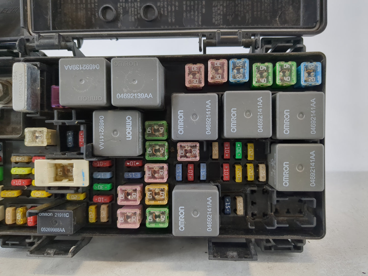 2009-2009 Dodge Journey Fusebox Fuse Box Relay Module Tipm Rtb0cc04e7 - Oemusedautoparts1.com