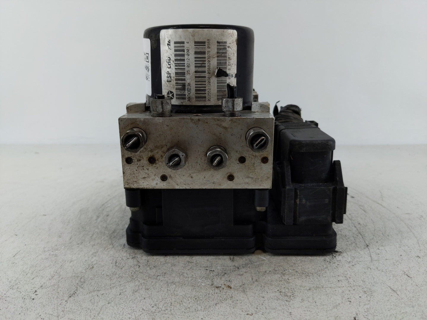 2009 Dodge Journey ABS Pump Control Module Replacement P/N:P04743821AH Fits OEM Used Auto Parts - Oemusedautoparts1.com