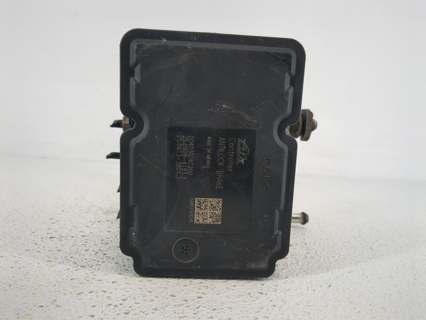 2009 Dodge Journey ABS Pump Control Module Replacement P/N:P04743821 Fits OEM Used Auto Parts - Oemusedautoparts1.com