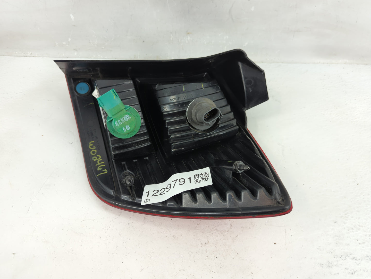 2009 Dodge Journey Tail Light Assembly Driver Left OEM Fits OEM Used Auto Parts - Oemusedautoparts1.com