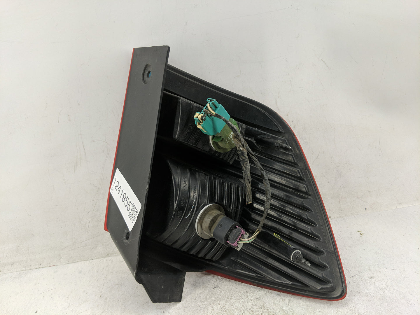 2009 Dodge Journey Tail Light Assembly Passenger Right OEM Fits OEM Used Auto Parts - Oemusedautoparts1.com