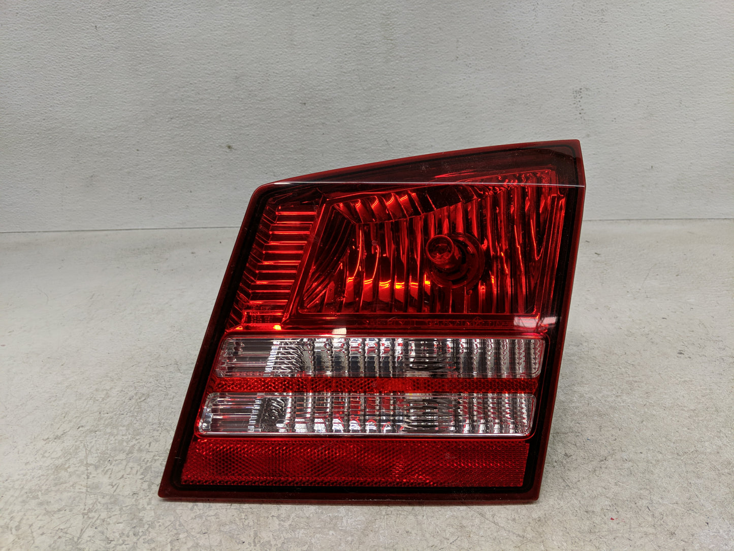 2009 Dodge Journey Tail Light Assembly Passenger Right OEM P/N:04806368AB Fits OEM Used Auto Parts - Oemusedautoparts1.com