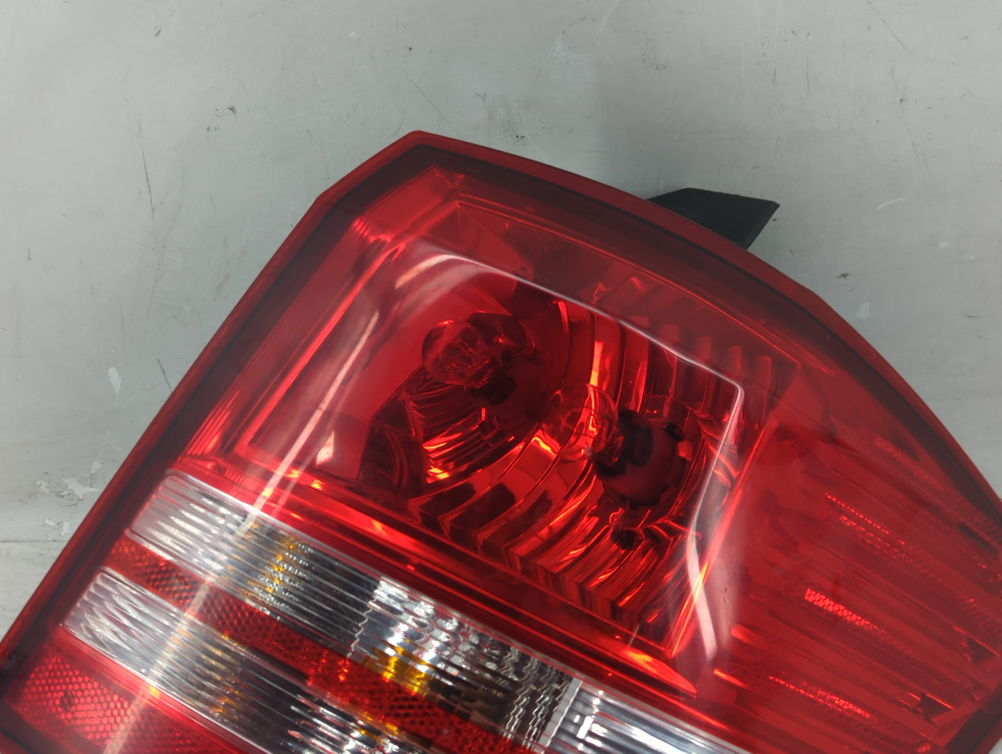 2009 Dodge Journey Tail Light Assembly Passenger Right OEM P/N:VP8LDX 13B504 05116290AD Fits OEM Used Auto Parts - Oemusedau