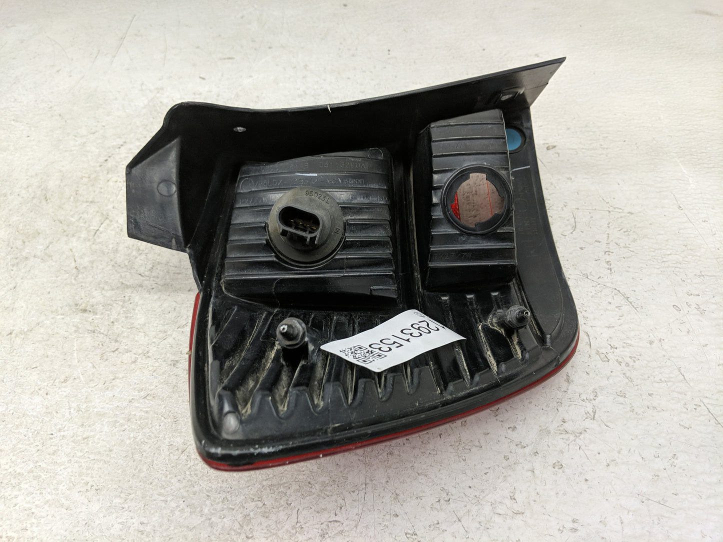 2009 Dodge Journey Tail Light Assembly Passenger Right OEM P/N:8LDX-13B504-A Fits OEM Used Auto Parts - Oemusedautoparts1.co