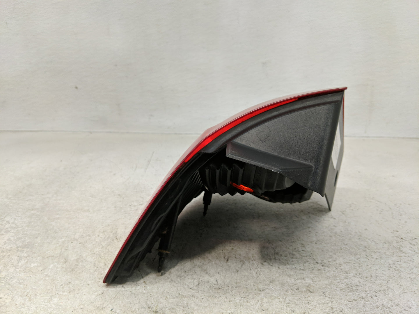 2009 Dodge Journey Tail Light Assembly Passenger Right OEM P/N:8LDX-13B504-A Fits OEM Used Auto Parts - Oemusedautoparts1.co