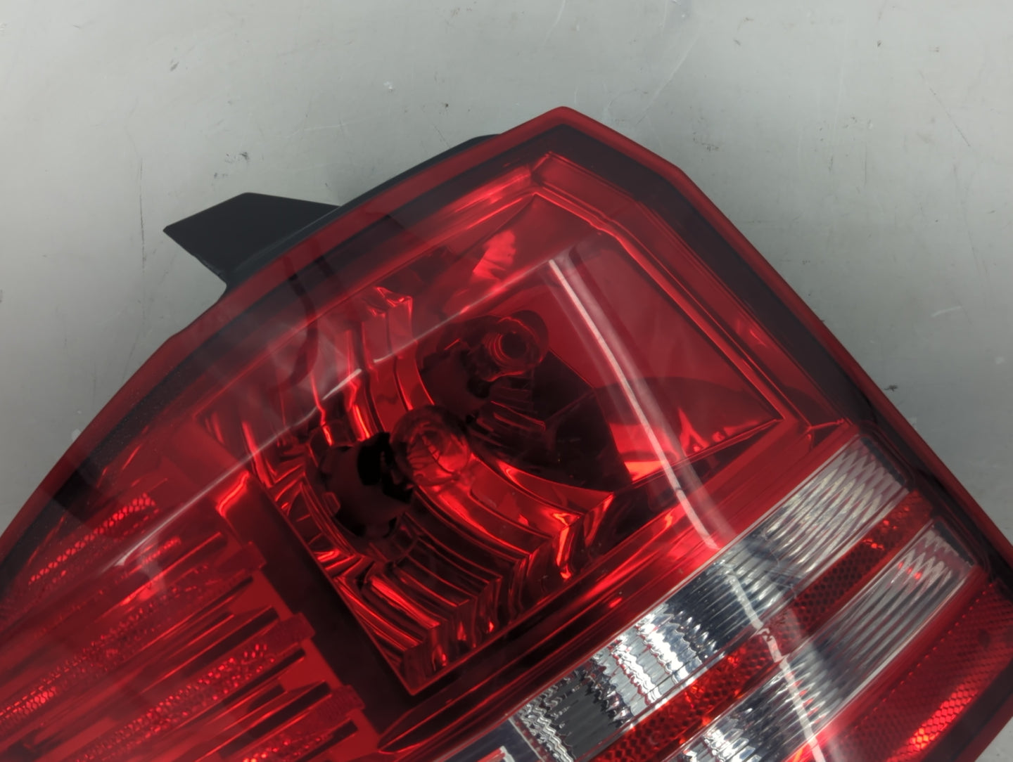 2009 Dodge Journey Tail Light Assembly Driver Left OEM P/N:05116291-AD 05067785AB, VP8LDX-13B505-C, VP8LDX-13B505-A Fits OEM