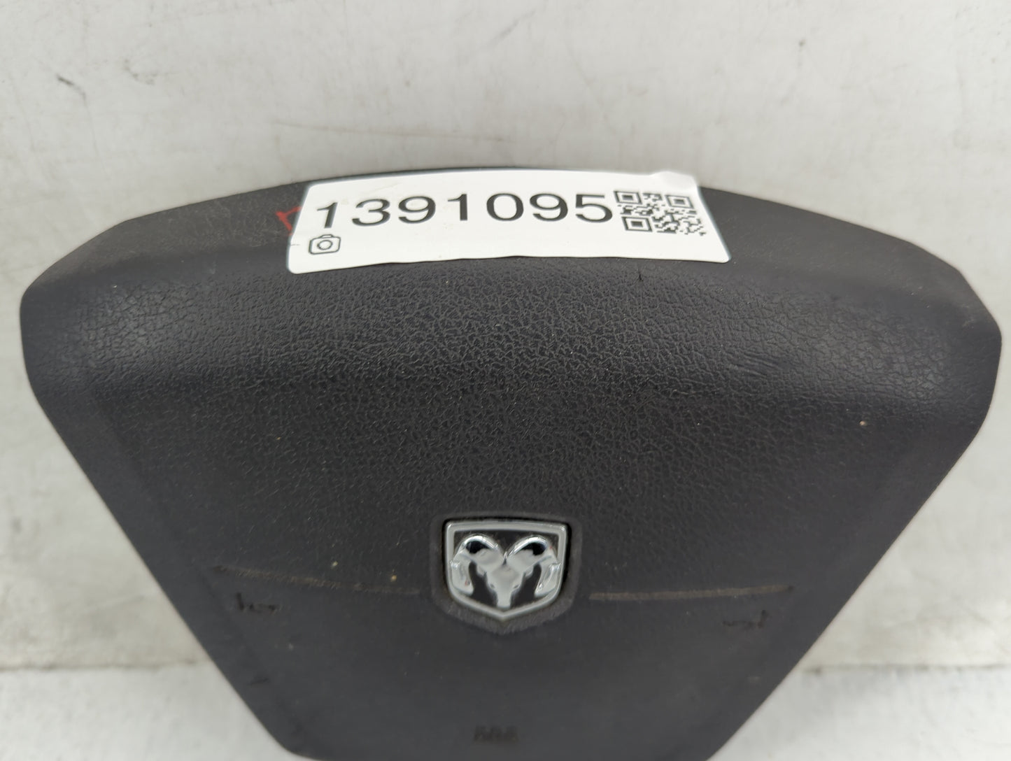 2009 Dodge Journey Air Bag Driver Left Steering Wheel Mounted P/N:P1MP01XDVAA Fits OEM Used Auto Parts - Oemusedautoparts1.c