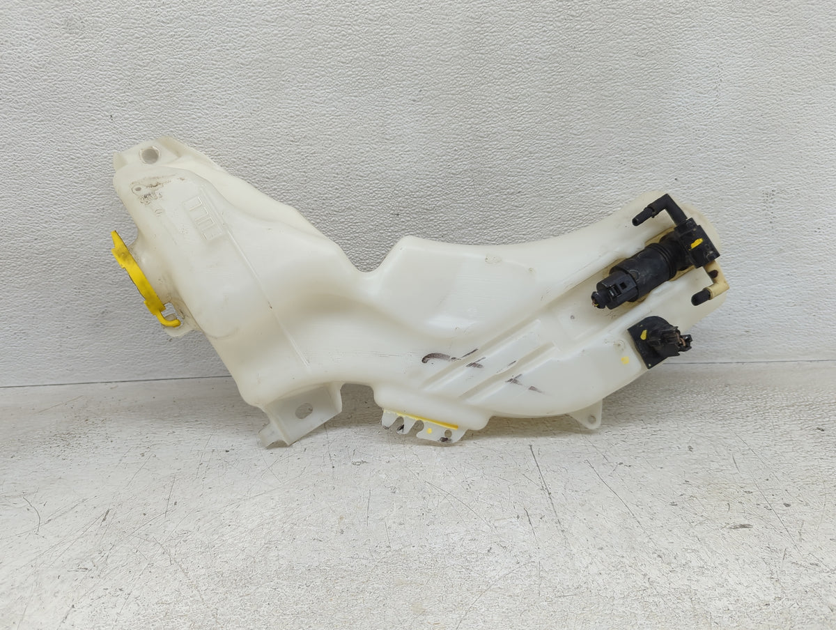 2009 Dodge Journey Windshield Washer Fluid Reservoir Bottle 1393638 - Oemusedautoparts1.com
