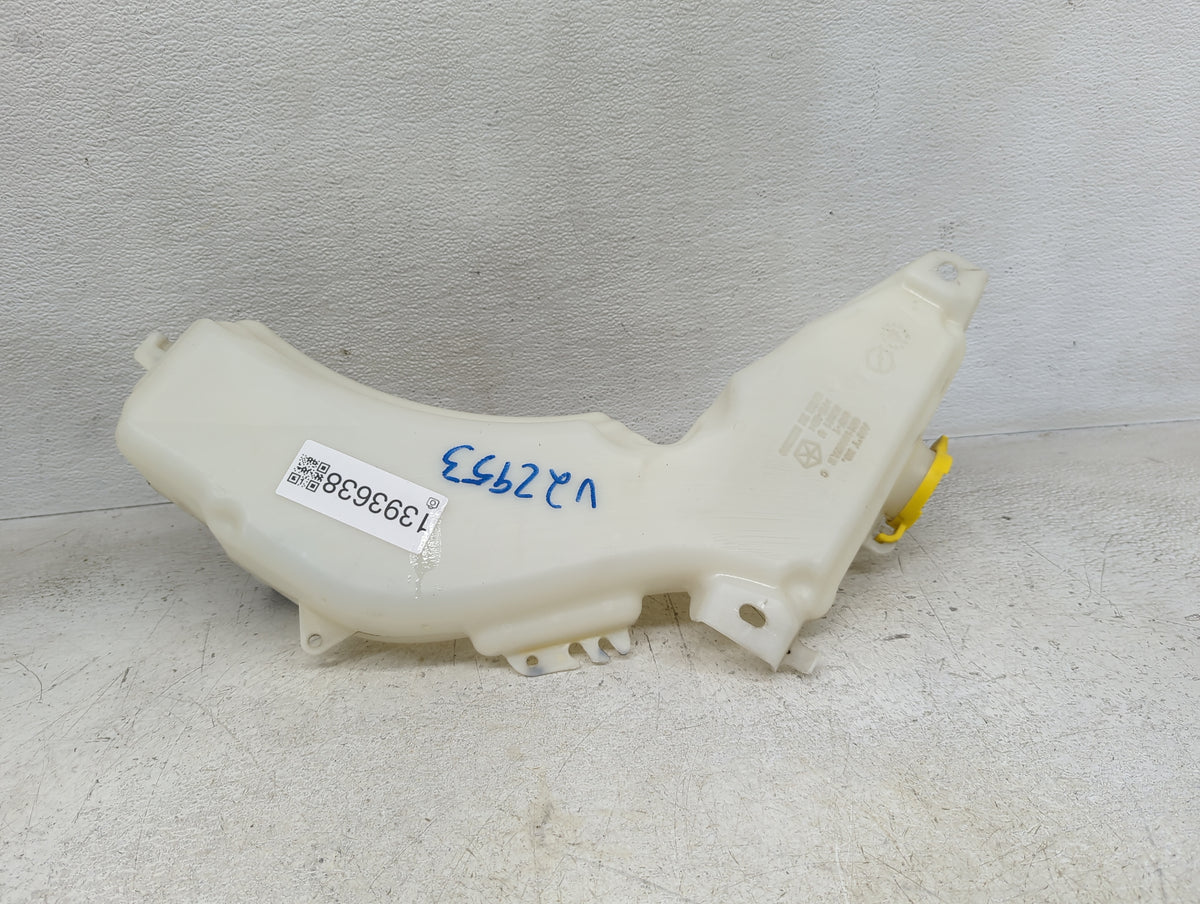 2009 Dodge Journey Windshield Washer Fluid Reservoir Bottle 1393638 - Oemusedautoparts1.com