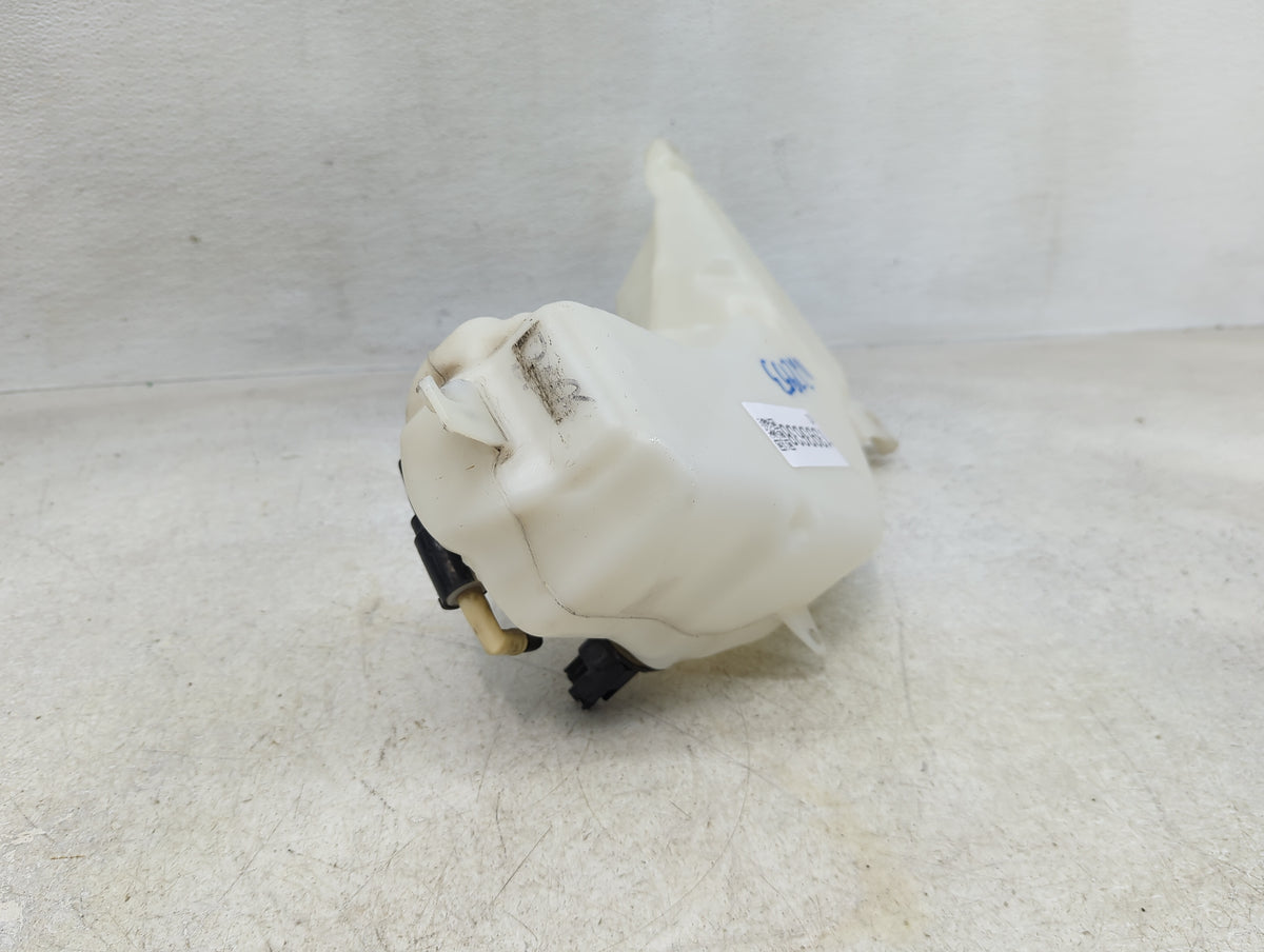 2009 Dodge Journey Windshield Washer Fluid Reservoir Bottle 1393638 - Oemusedautoparts1.com