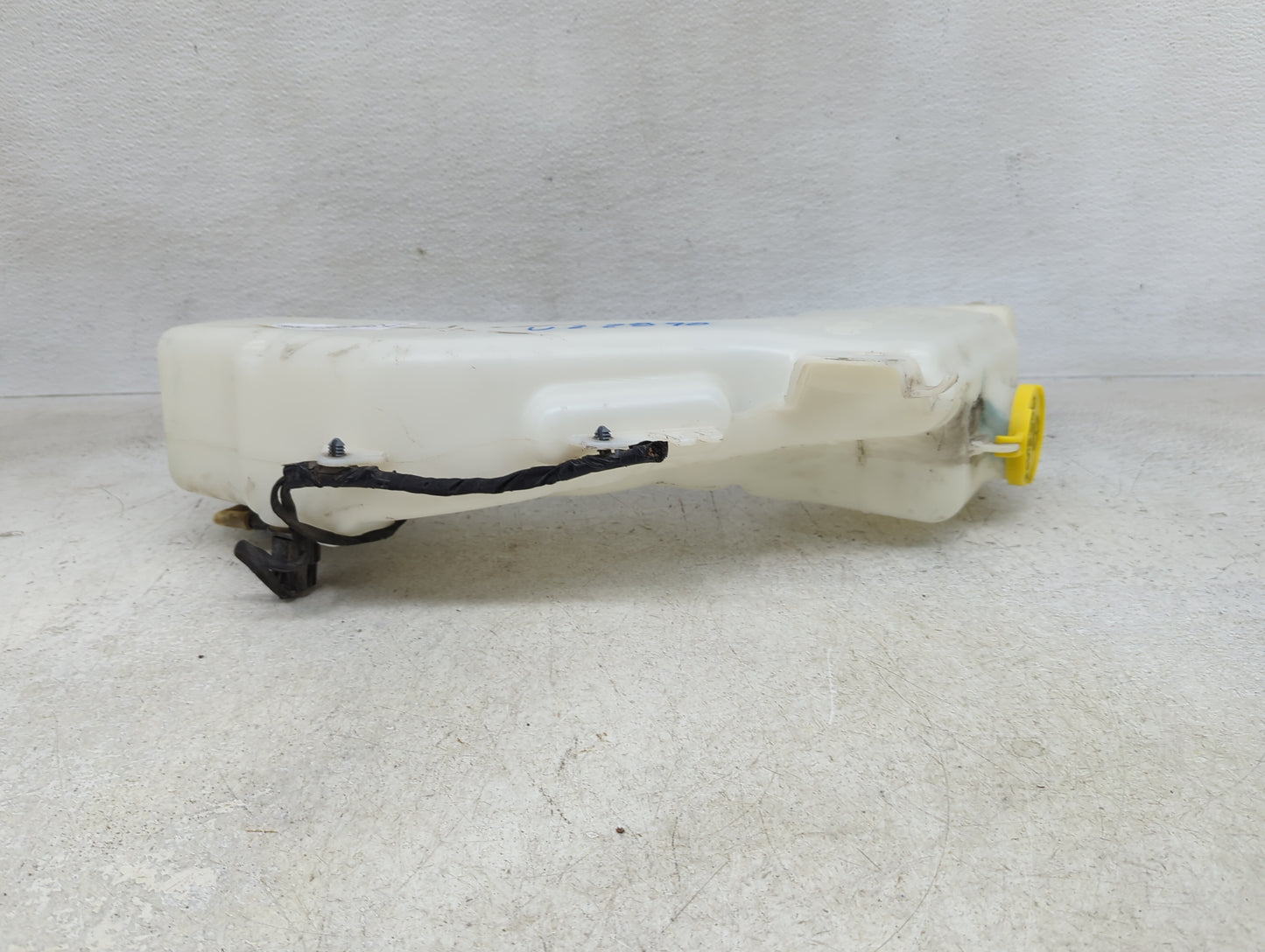 2009 Dodge Journey Windshield Washer Fluid Reservoir Bottle Oem - Oemusedautoparts1.com