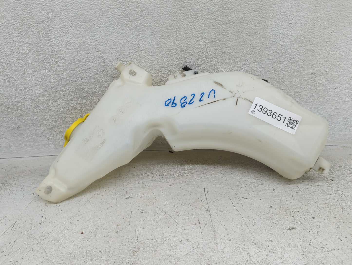 2009 Dodge Journey Windshield Washer Fluid Reservoir Bottle Oem - Oemusedautoparts1.com