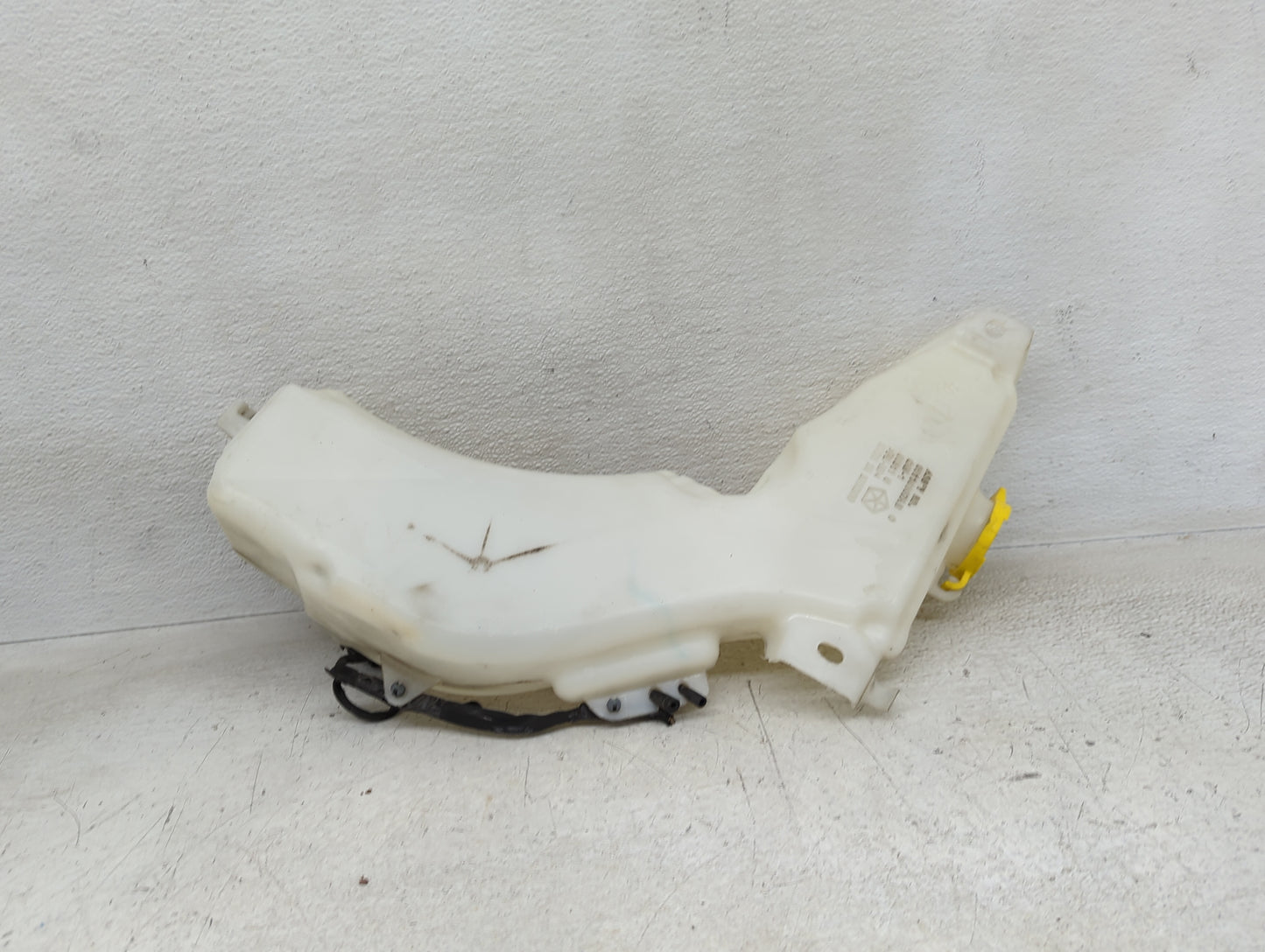 2009 Dodge Journey Windshield Washer Fluid Reservoir Bottle Oem - Oemusedautoparts1.com