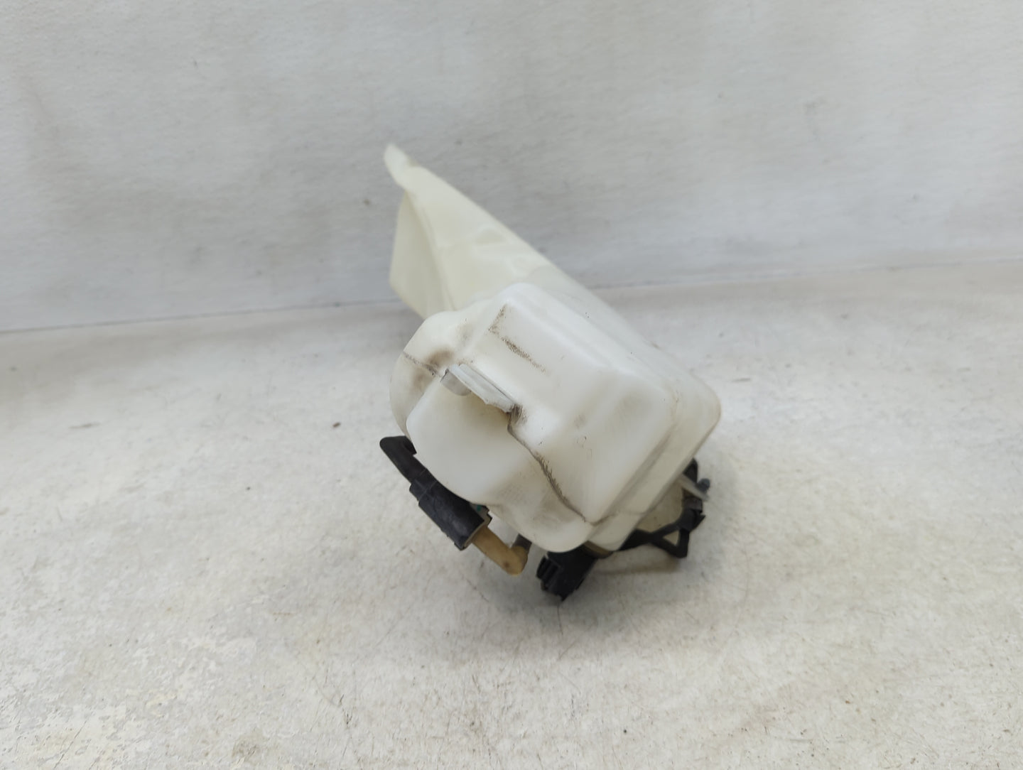 2009 Dodge Journey Windshield Washer Fluid Reservoir Bottle Oem - Oemusedautoparts1.com