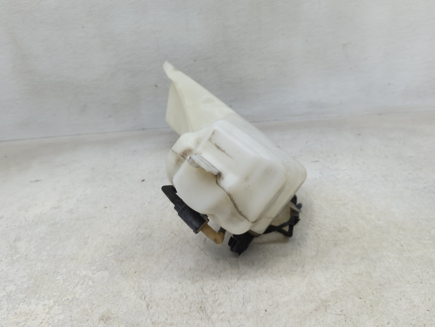 2009 Dodge Journey Windshield Washer Fluid Reservoir Bottle Oem - Oemusedautoparts1.com