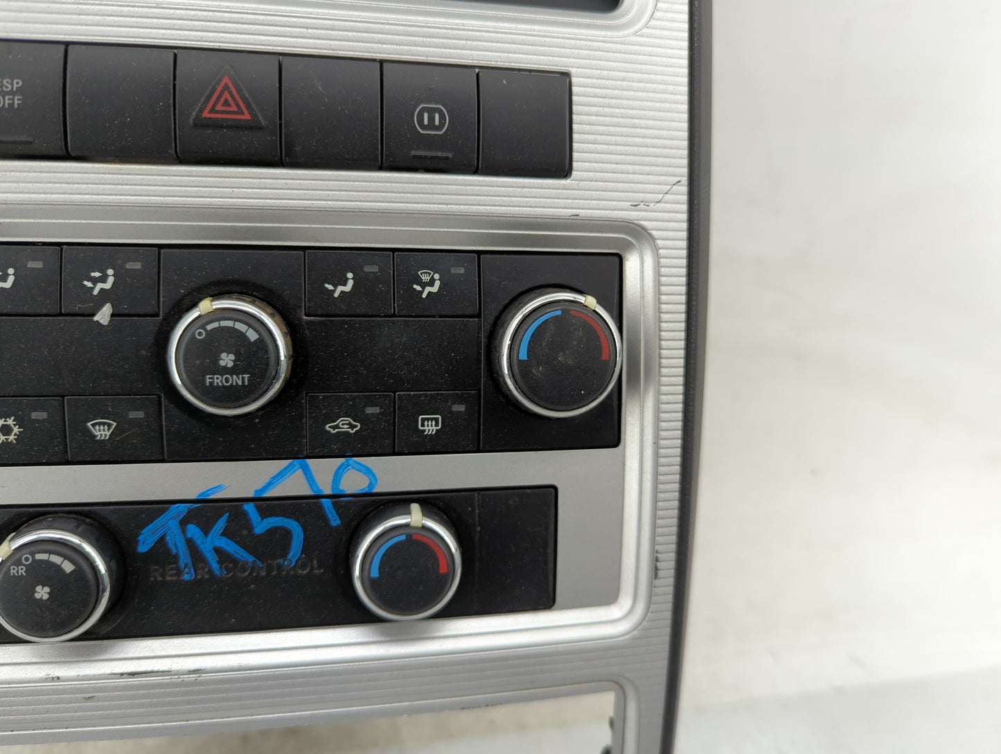 2009-2011 Dodge Journey Climate Control Module Temperature AC/Heater Replacement P/N:P55111892AF Fits Fits 2008 2009 2010 20