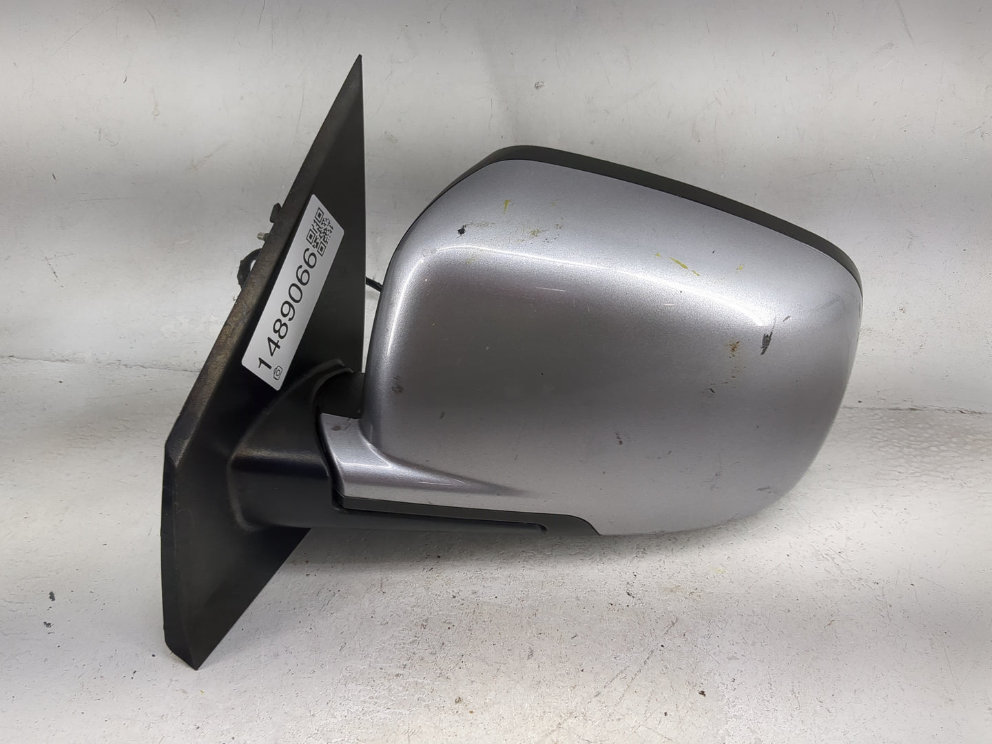 2009 Dodge Journey Driver Side View Mirror - Left Door Mirror OEM Used - Oemusedautoparts1.com