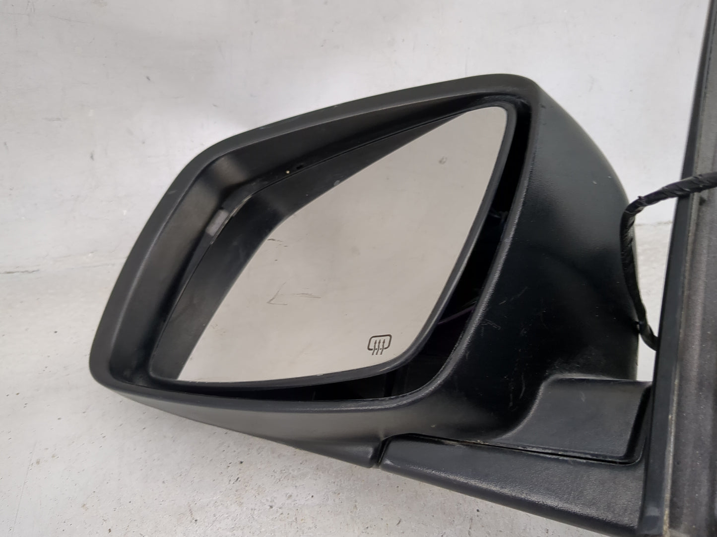 2009 Dodge Journey Driver Side View Mirror - Left Door Mirror OEM Used - Oemusedautoparts1.com