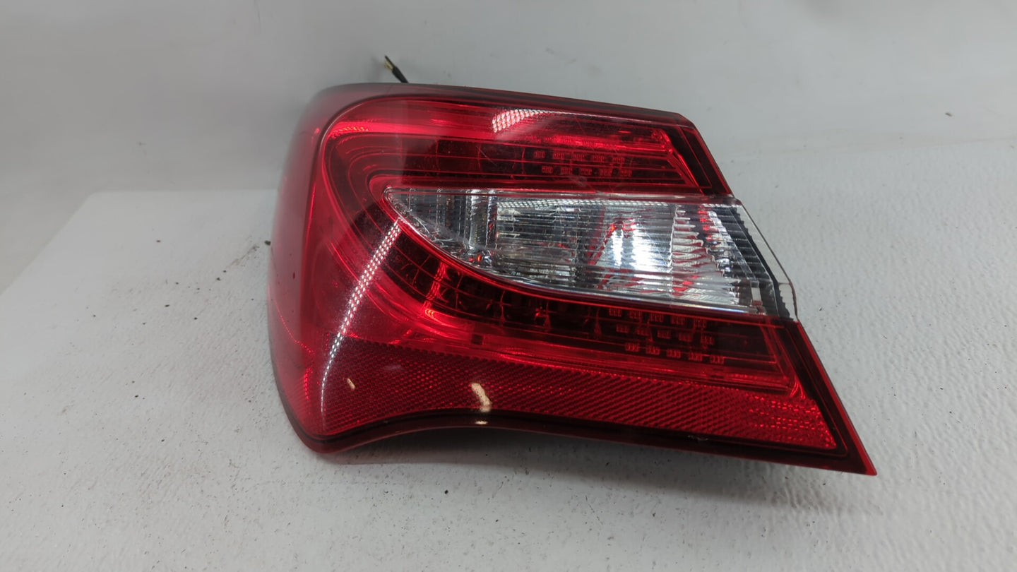 2009 Dodge Journey Tail Light Assembly Driver Left OEM P/N:68185889AA 05116291AD, 05116291AE, 05067785A Fits OEM Used Auto P