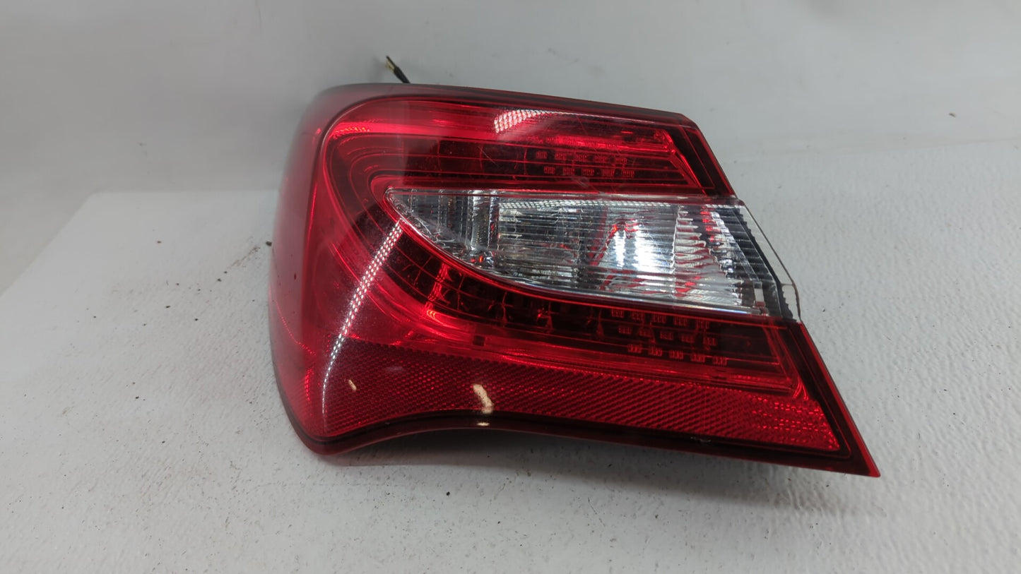 2009 Dodge Journey Tail Light Assembly Driver Left OEM P/N:68185889AA 05116291AD, 05116291AE, 05067785A Fits OEM Used Auto P