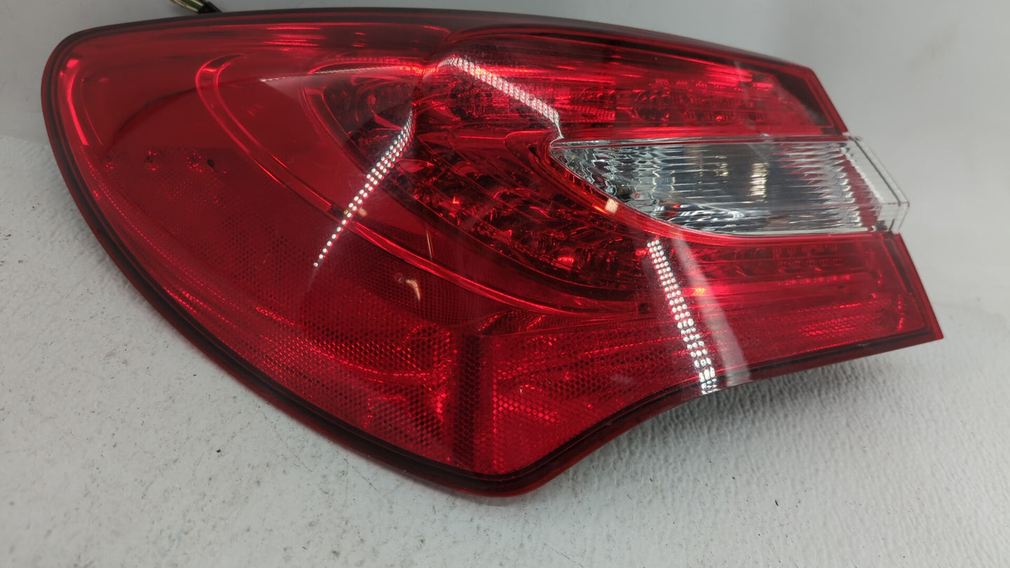 2009 Dodge Journey Tail Light Assembly Driver Left OEM P/N:68185889AA 05116291AD, 05116291AE, 05067785A Fits OEM Used Auto P