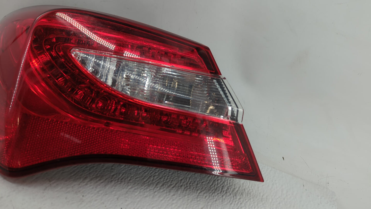 2009 Dodge Journey Tail Light Assembly Driver Left OEM P/N:68185889AA 05116291AD, 05116291AE, 05067785A Fits OEM Used Auto P