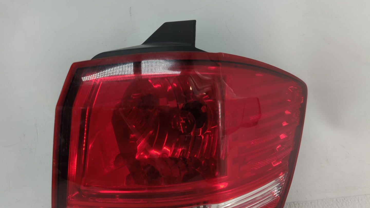 2009 Dodge Journey Tail Light Assembly Passenger Right OEM P/N:05116290AE 05067785AB, 05067784AB, 05116290AD Fits OEM Used A
