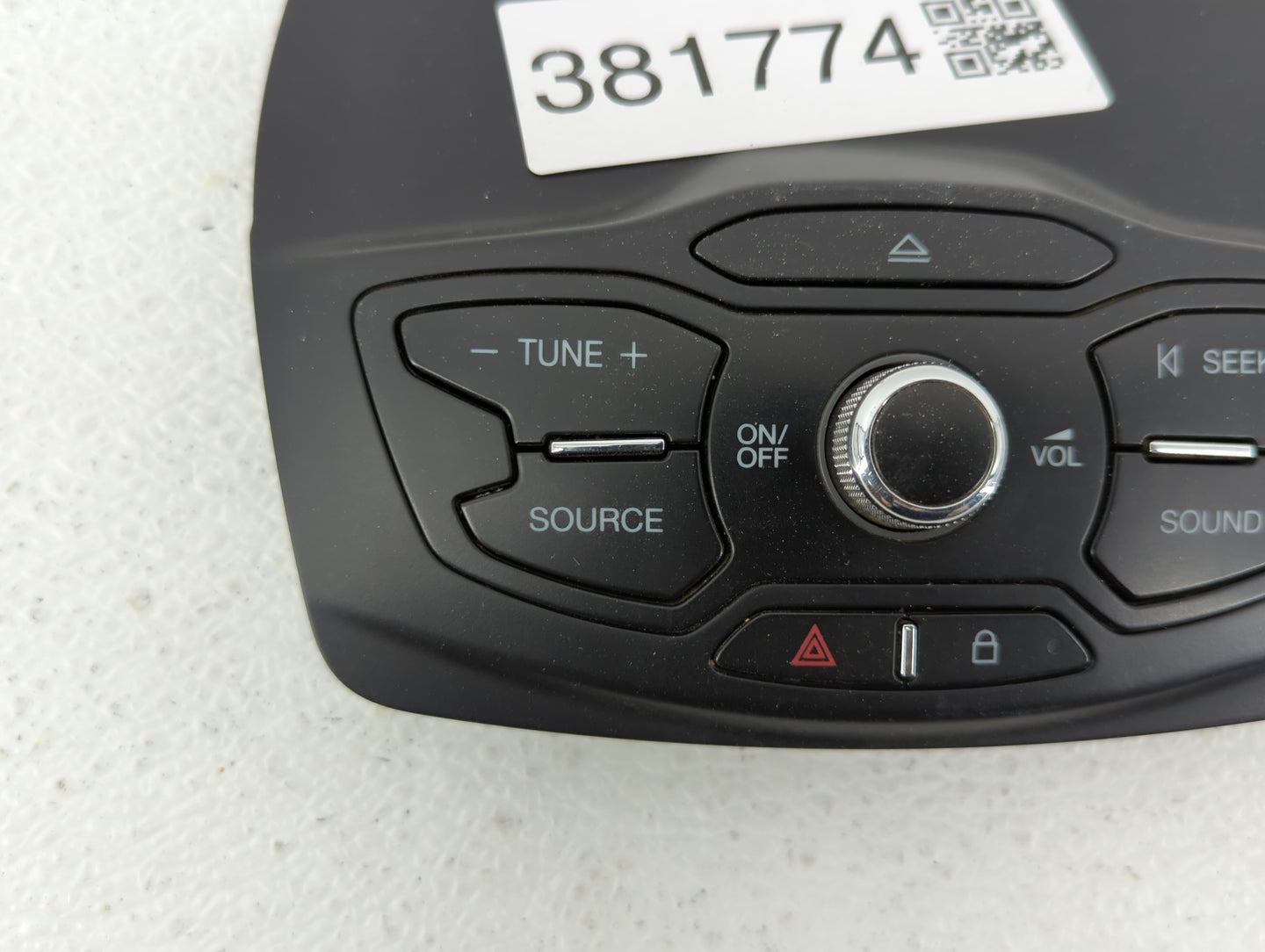 2009-2010 Dodge Journey Am Fm Cd Player Radio Receiver - Oemusedautoparts1.com