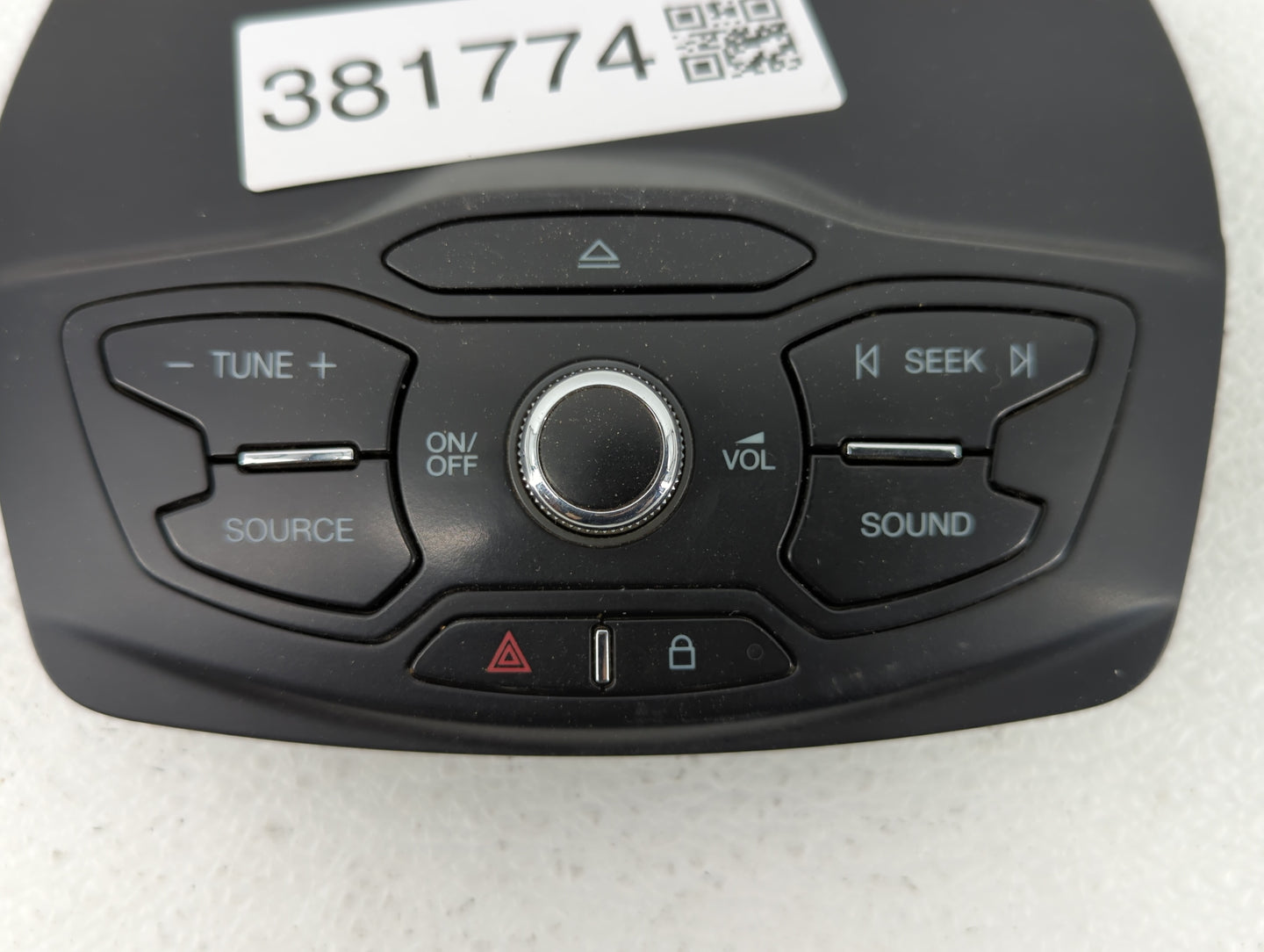 2009-2010 Dodge Journey Am Fm Cd Player Radio Receiver - Oemusedautoparts1.com