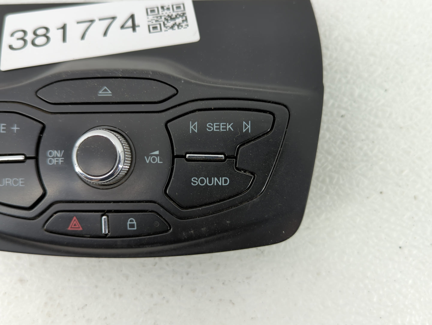 2009-2010 Dodge Journey Am Fm Cd Player Radio Receiver - Oemusedautoparts1.com