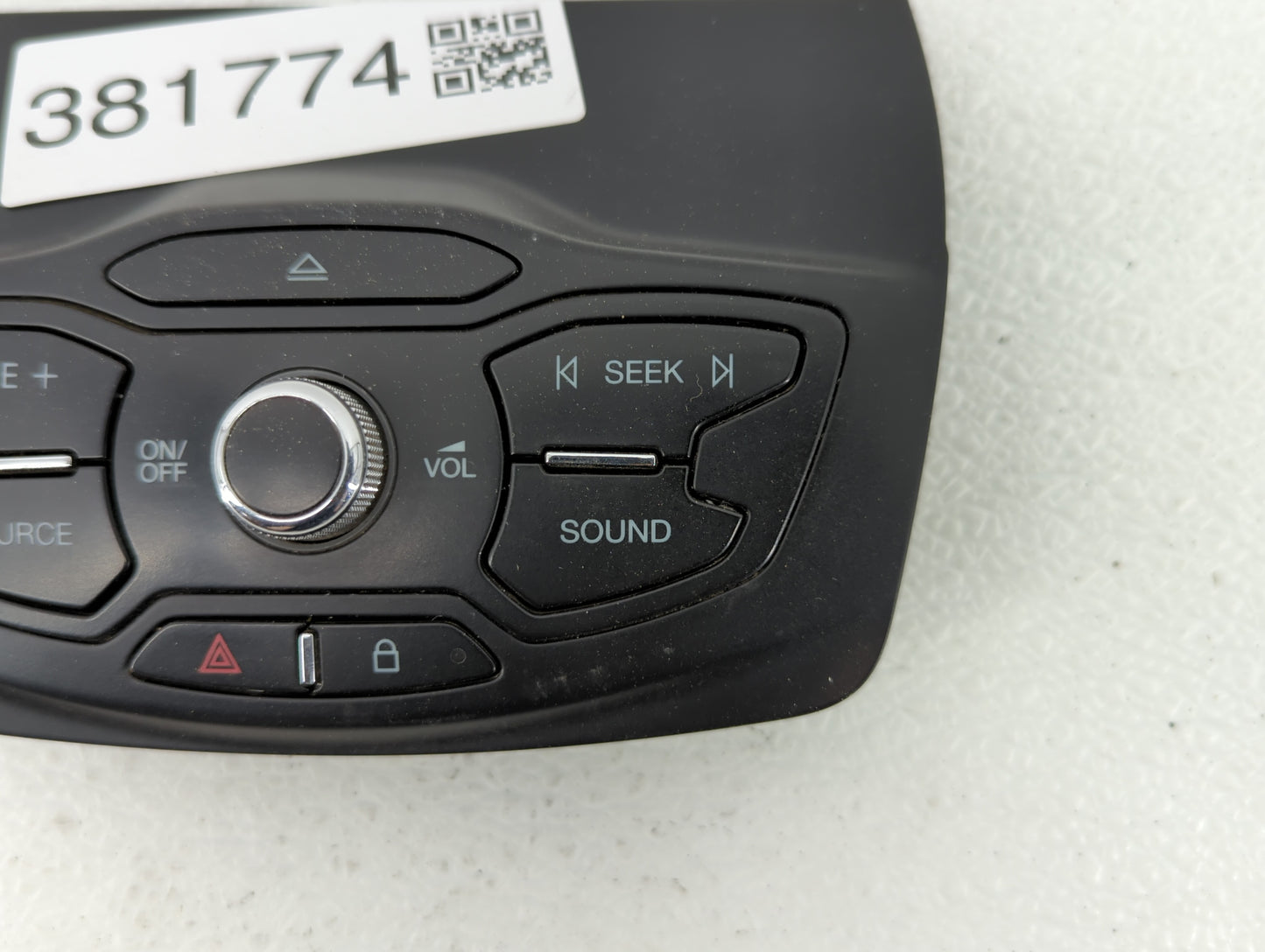 2009-2010 Dodge Journey Am Fm Cd Player Radio Receiver - Oemusedautoparts1.com
