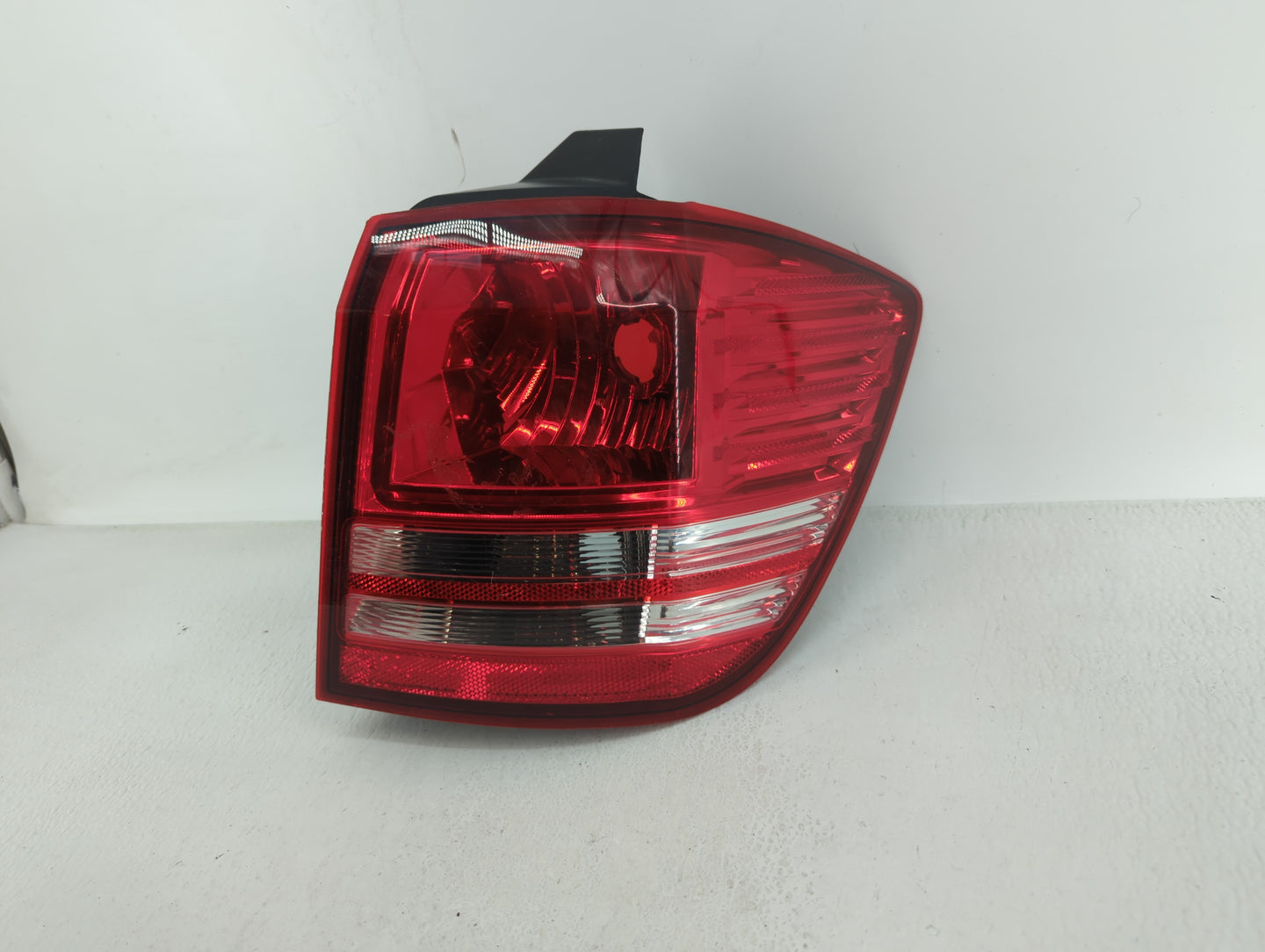2009 Dodge Journey Tail Light Assembly Passenger Right OEM P/N:05116290AE 05067785AB, 05067784AB, 05116290AD Fits OEM Used A