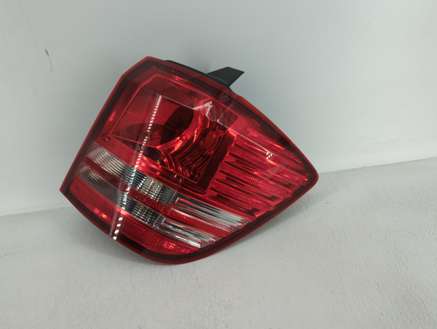 2009 Dodge Journey Tail Light Assembly Passenger Right OEM P/N:05116290AE 05067785AB, 05067784AB, 05116290AD Fits OEM Used A