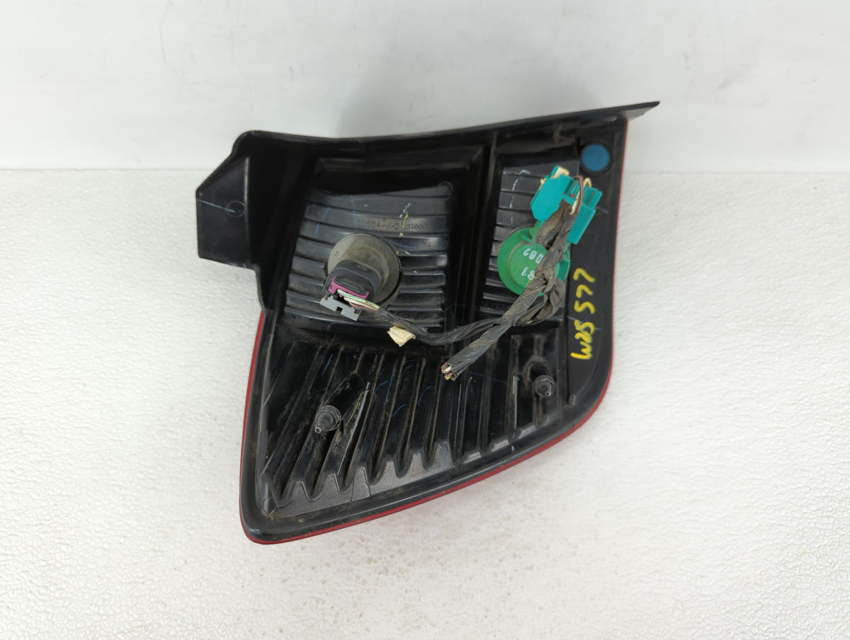 2009 Dodge Journey Tail Light Assembly Passenger Right OEM P/N:05116290AE 05067785AB, 05067784AB, 05116290AD Fits OEM Used A